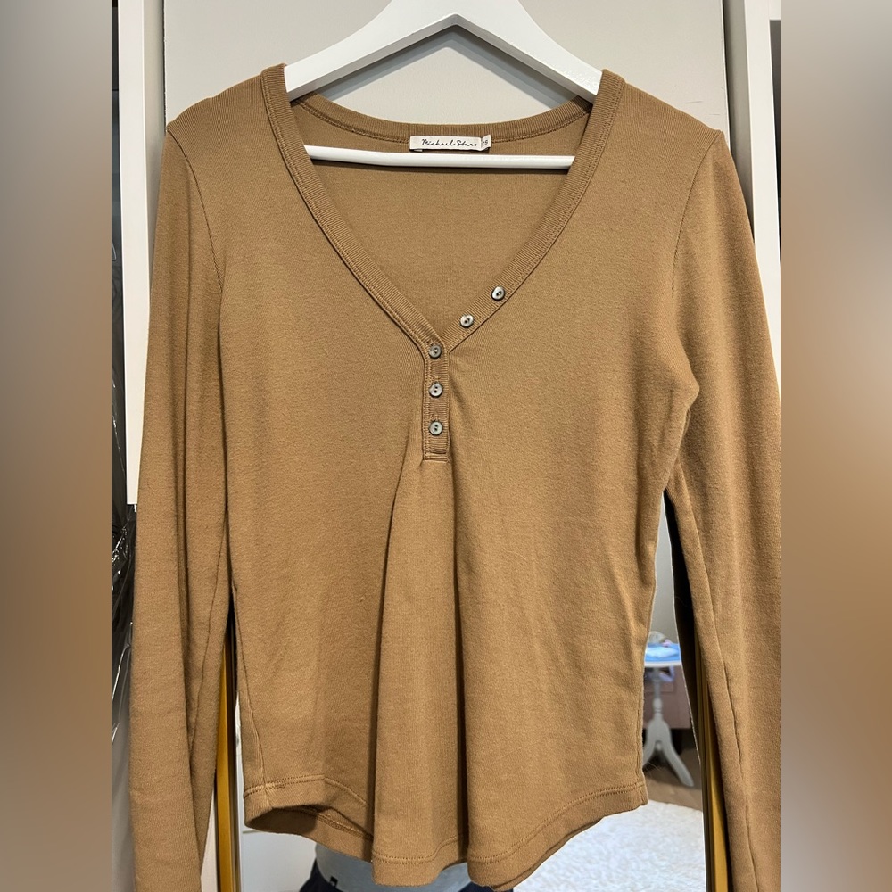 Michael Stars quality fabric long sleeve tee. Super comfy